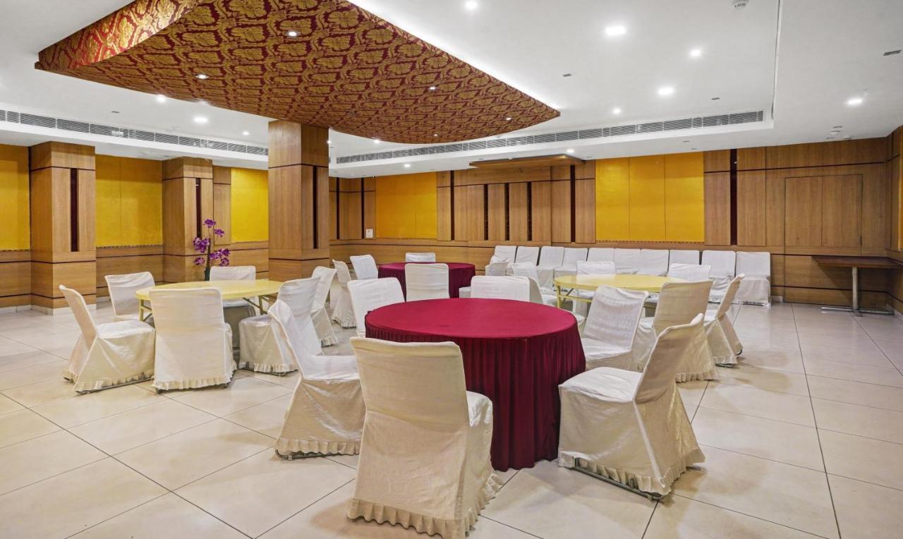 Treebo The Royal Cm, 4 Km From City Palace Jaipur Exterior foto
