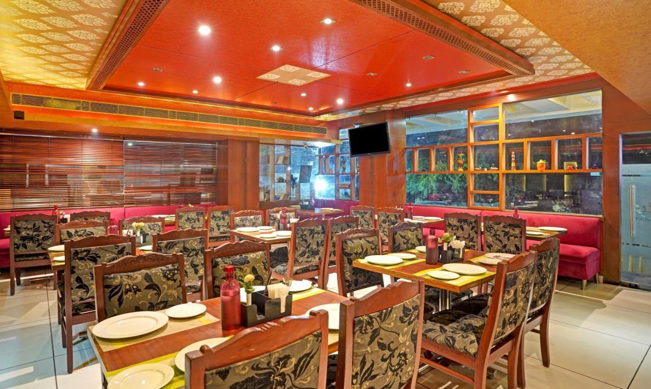 Treebo The Royal Cm, 4 Km From City Palace Jaipur Exterior foto